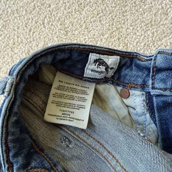 Wrangler Retro High Rise Trumpet Flare/Bell Bottom Jeans Size 26/32 - Picture 15 of 16